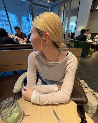 Boat neck two-tone layered long T-shirt