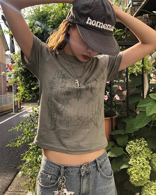 Tattoo illustration semi-cropped half t-shirt