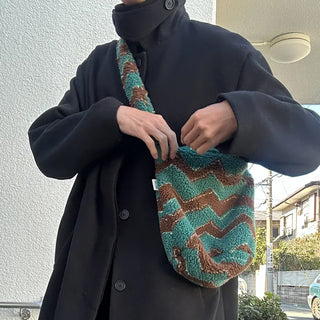 Pattern Point Boa Shoulder Bag
