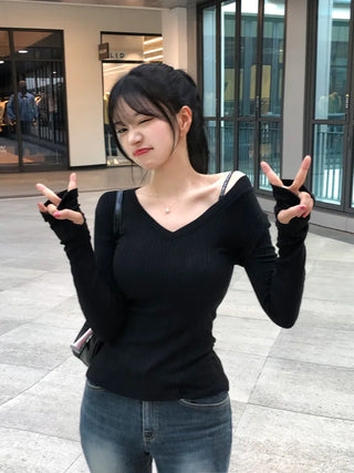 V-neck ribbed knit