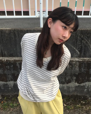 V-neck double border pullover