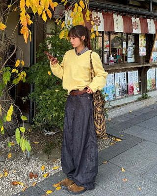 V-neck ribbed hem loose sweater