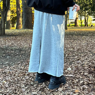 Line-cut sweat skirt