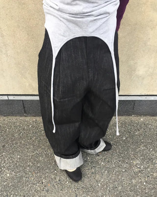 Center-tuck rigid baggy jeans