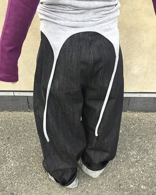 Center-tuck rigid baggy jeans