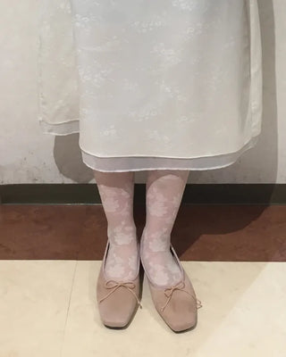 Rose pattern stockings