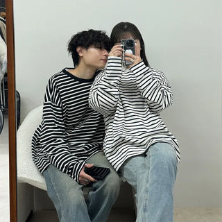 (Unisex) Semi-Oversized Border T-Shirt