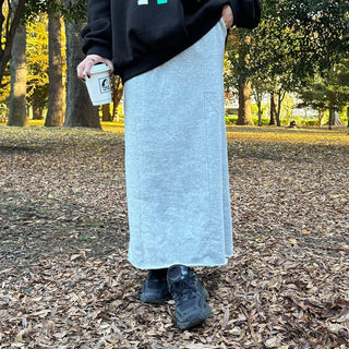 Line-cut sweat skirt