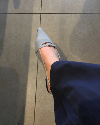 Belt-point slingback flat pumps