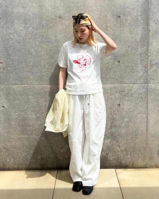 Side-tuck flap hip pocket easy pants