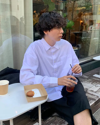 Simple semi-cropped fit shirt