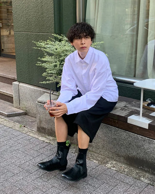 Simple semi-cropped fit shirt