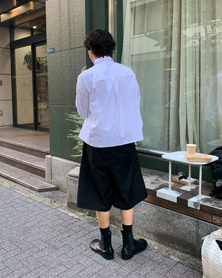 Simple semi-cropped fit shirt