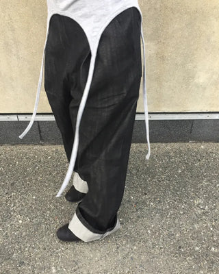 Center-tuck rigid baggy jeans
