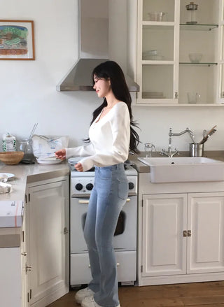 Milky V-neck knit cardigan