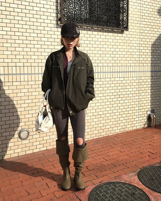 Center seam open knee-high leggings