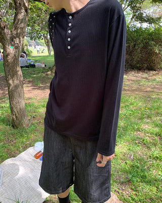 Henley neck long-sleeved T-shirt