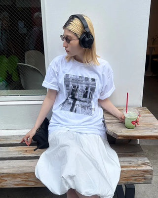 Women's monochrome photo lettering half-length T-shirt