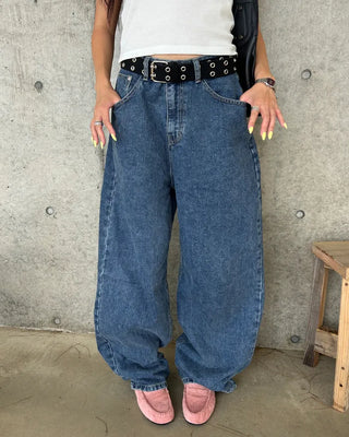 Pigmented Wide Curve Jeans