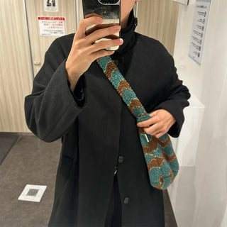 Pattern Point Boa Shoulder Bag