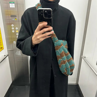 Pattern Point Boa Shoulder Bag