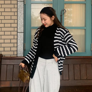 Wave Border Cardigan