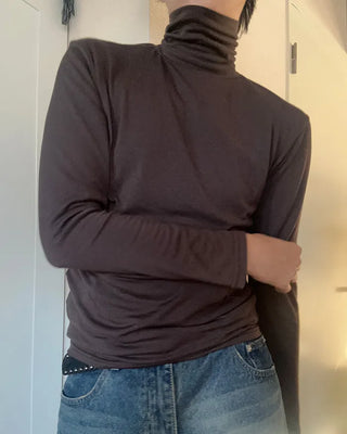 Turtleneck long-sleeved T-shirt