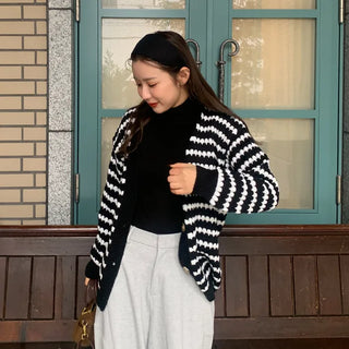 Wave Border Cardigan