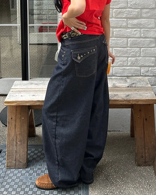 Hip studded flap pocket rigid balloon jeans