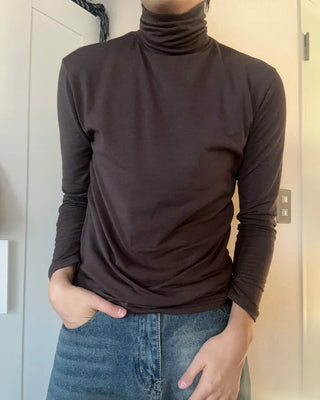 Turtleneck long-sleeved T-shirt
