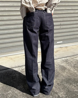 (Unisex) Two-pleat rigid denim pants