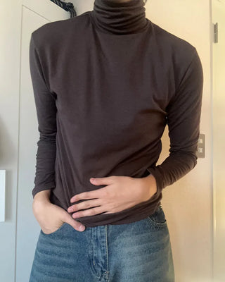 Turtleneck long-sleeved T-shirt