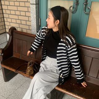 Wave Border Cardigan
