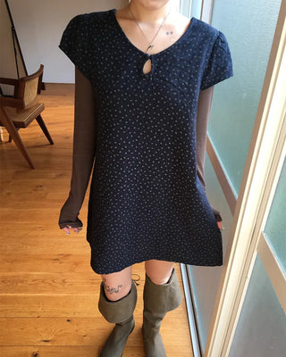 Teardrop neck gauze quilted tunic