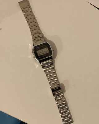 Basic Square Metal Handwatch