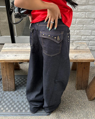 Hip studded flap pocket rigid balloon jeans