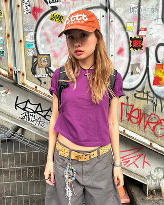 Shoulder seam semi-cropped half T-shirt