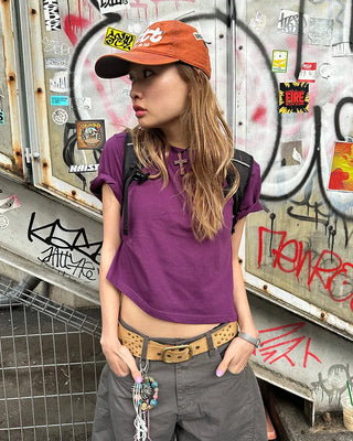 Shoulder seam semi-cropped half T-shirt