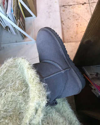 Short sheepskin boots