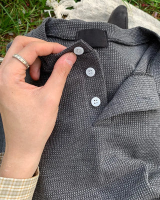 Henley neck long-sleeved T-shirt