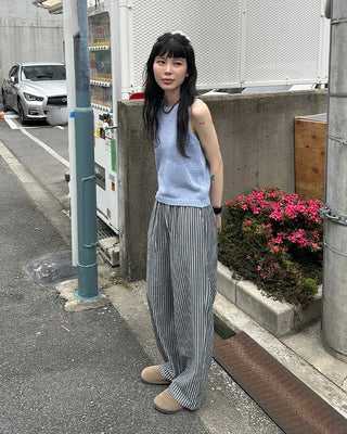 Boat neck sleeveless knit