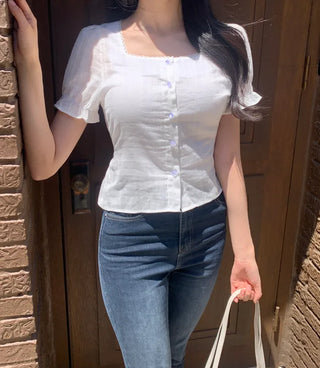 Back ribbon puff blouse