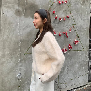 Angora style round knit