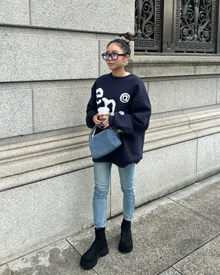(Unisex) end lettering brushed fleece sweatshirt