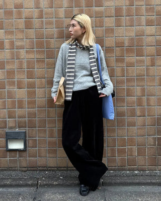 Ribbed V-neck semi-cropped high-gauge knit