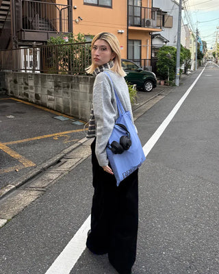 Ribbed V-neck semi-cropped high-gauge knit