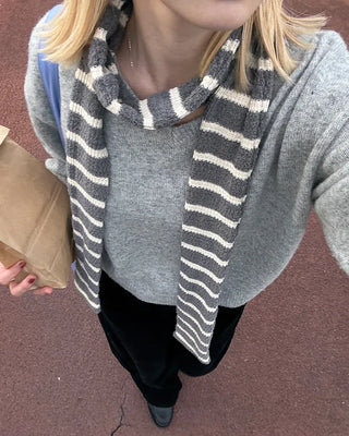 Ribbed V-neck semi-cropped high-gauge knit