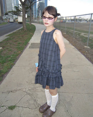 Flower lace sheer knee-high socks