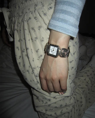 Vintage design handwatch