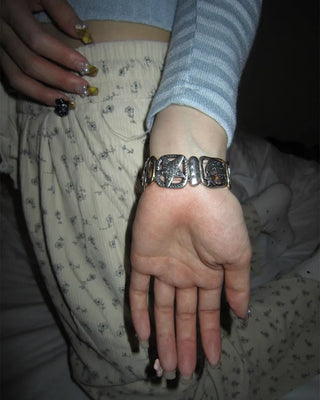 Vintage design handwatch